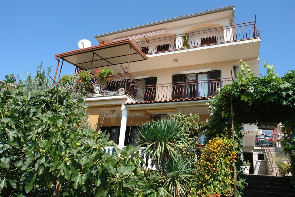 Apartment Dokic Crikvenica Bagian luar foto