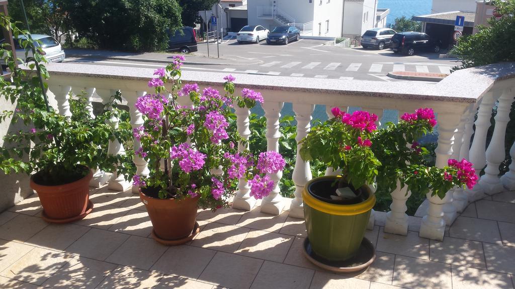 Apartment Dokic Crikvenica Bagian luar foto