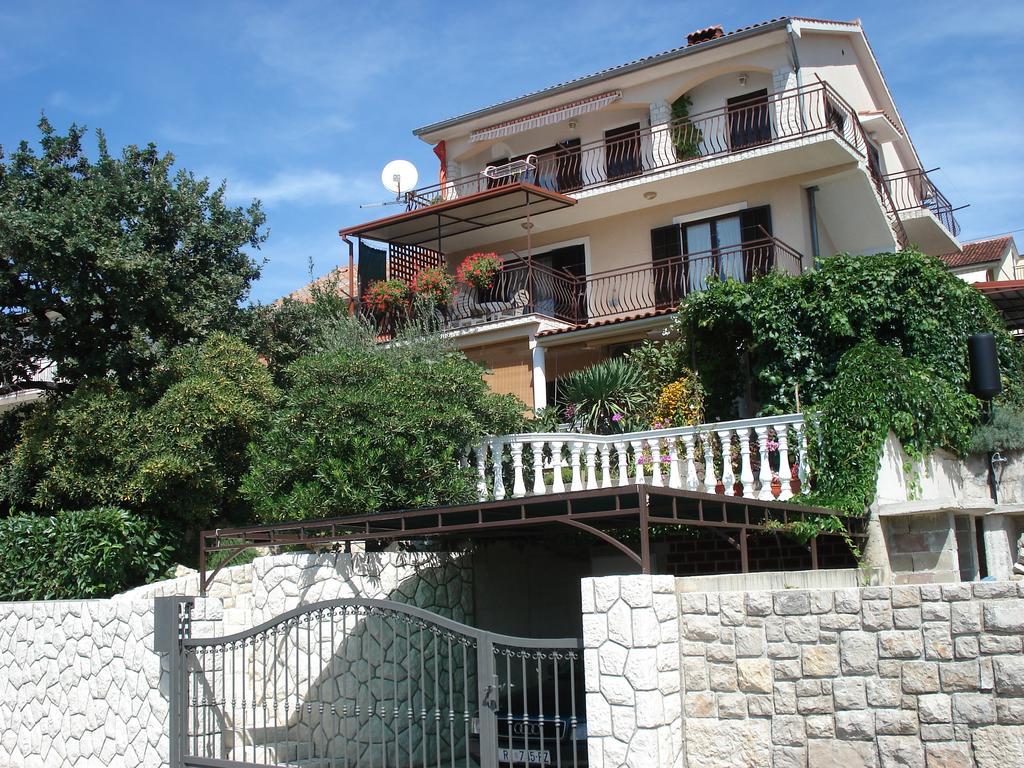 Apartment Dokic Crikvenica Bagian luar foto