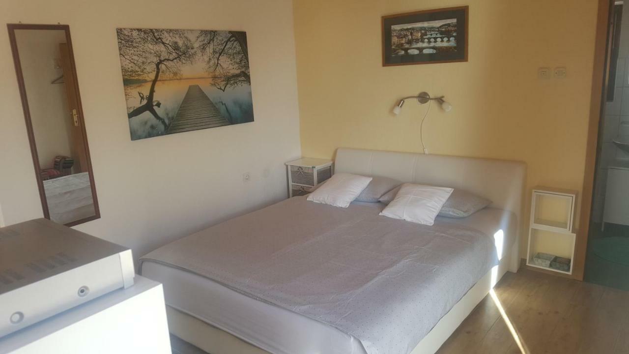 Apartment Dokic Crikvenica Bagian luar foto